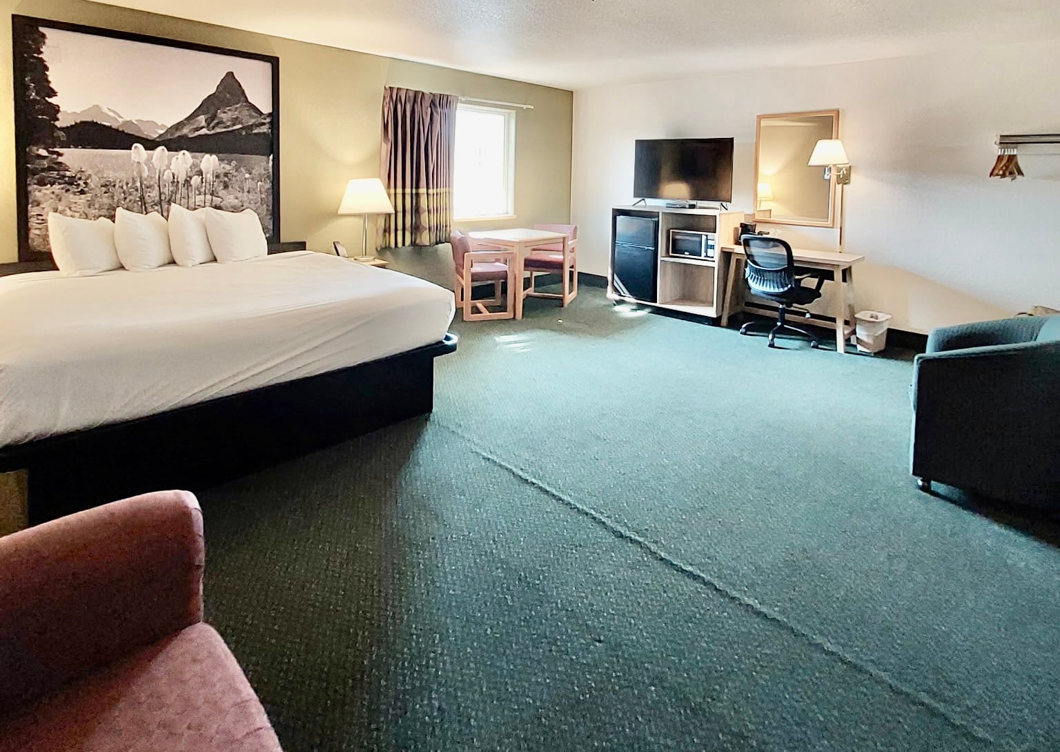 King Deluxe Jacuzzi Suite Hotel Hamilton