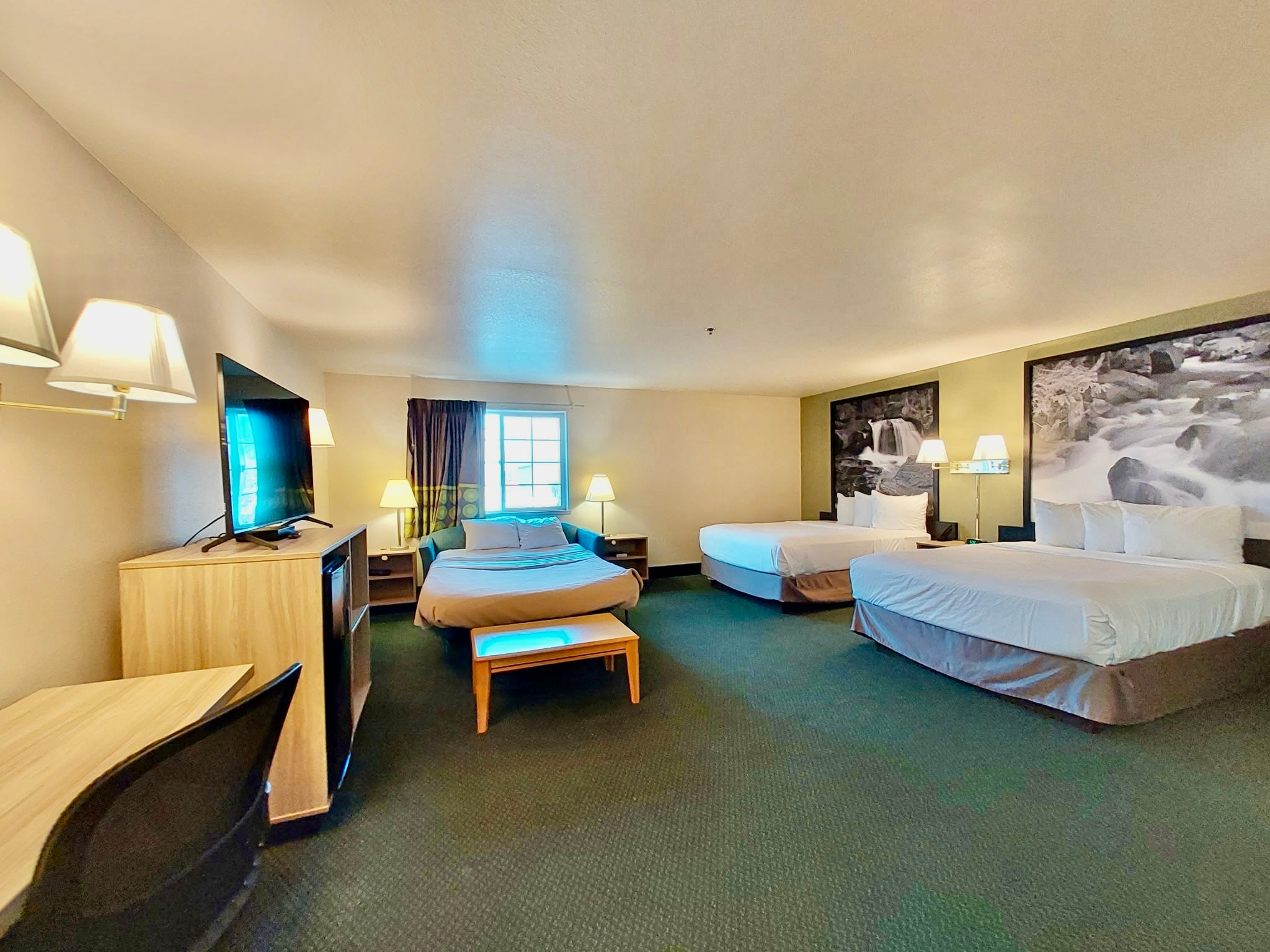 Double Queen Room Hotel Hamilton