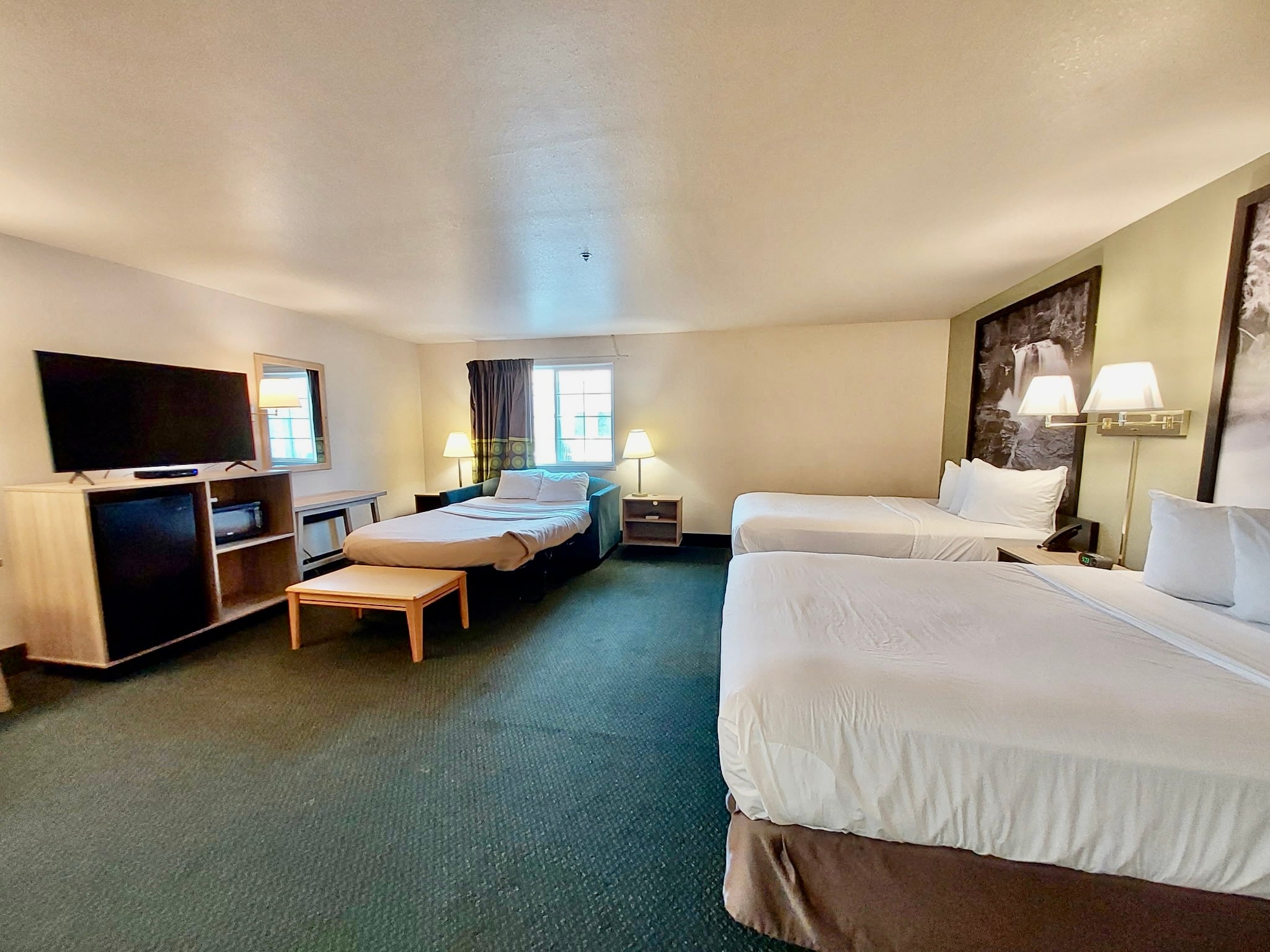 Double Queen Room Hotel Hamilton