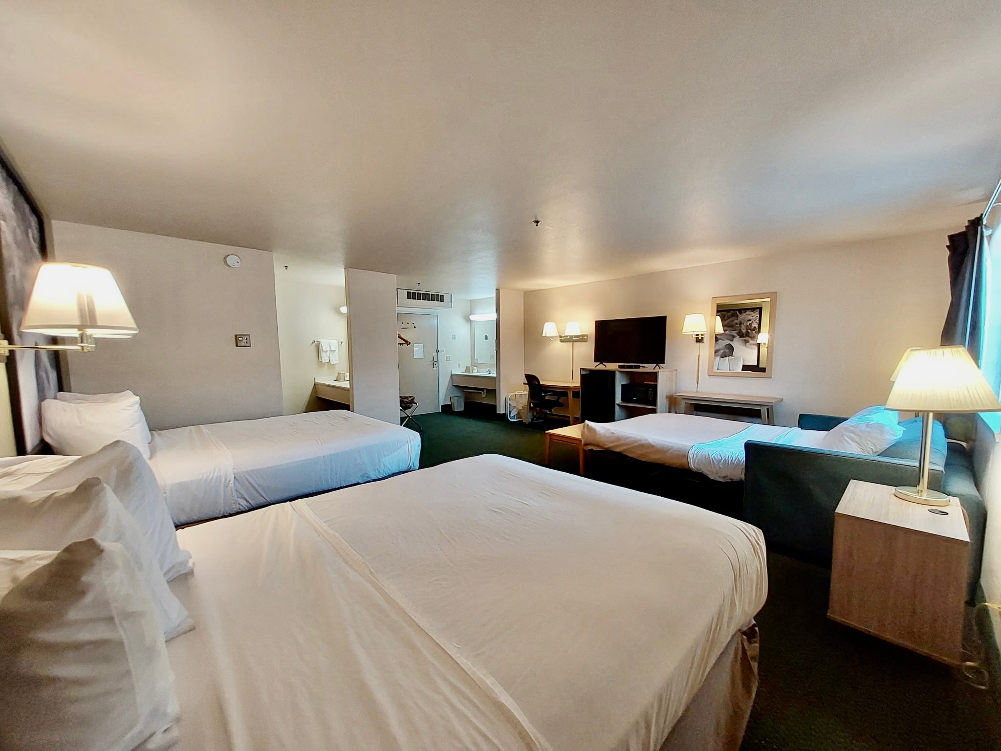 Double Queen Room Hotel Hamilton